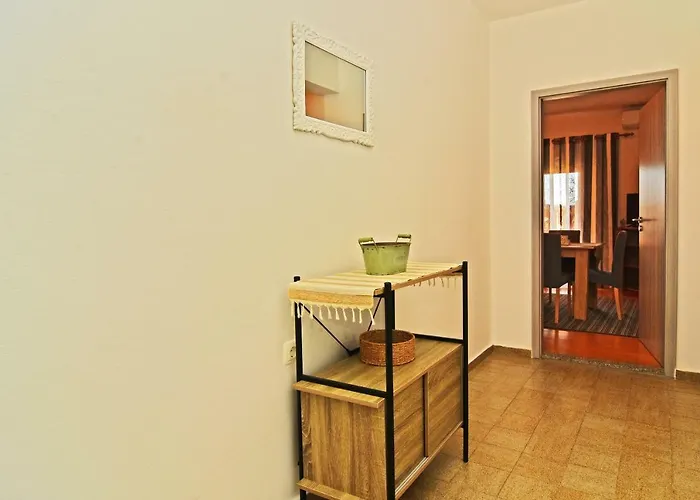 דירה Nina זאדאר